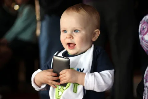 babyproof-phone-case