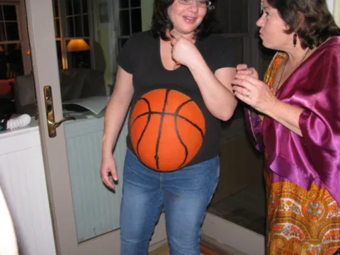 pregnant-belly-basketball