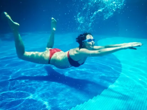 swimming-during-pregnancy